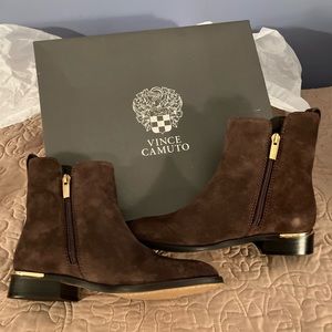 Vince Camuto VC-Okalinra Suede Ankle Boots